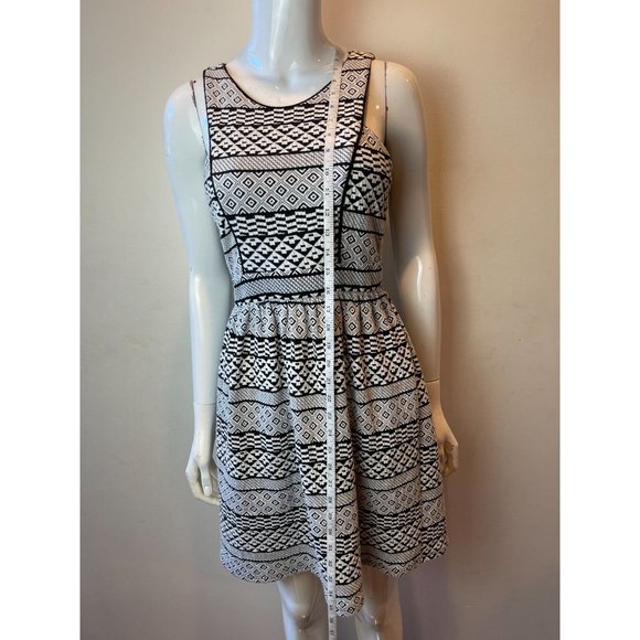 Monteau Womens Fit & Flare Mini Dress GA37535-2 Geometric Black White Size M - Picture 3 of 7